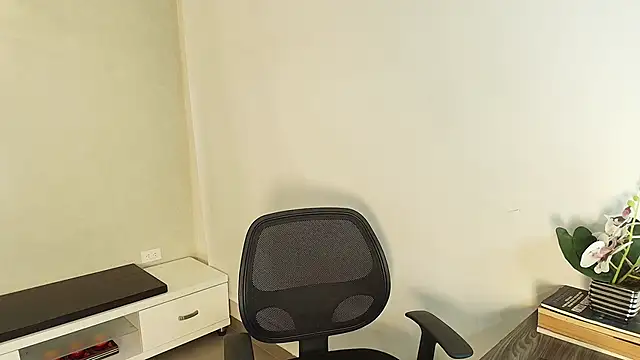  Victoria Collins online show from October 11, 11:09 am