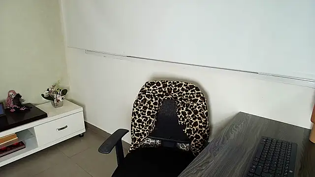  Victoria Collins online show from October 28, 11:03 am