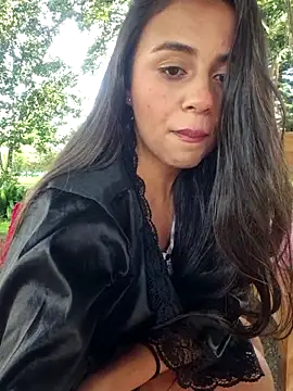 Lunaluxe1001 online show from December 4, 1:20 pm