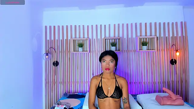 Snapshot of ciara_blake chatting on May 2, 7:41 pm ciara blake online show from May 2, 7:41 pm