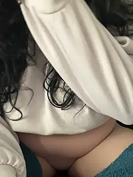 Snapshot of RaveBae chatting on February 20, 5:02 pm RaveBae online show from February 20, 5:02 pm