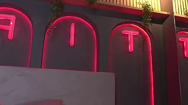 Susan wall online show from March 20, 1:16 pm