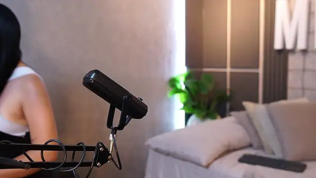 Susan wall online show from April 27, 1:31 pm