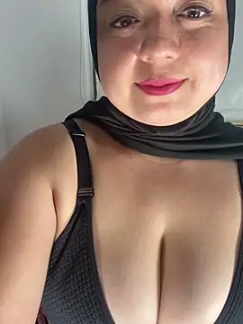 bluum online show from March 7, 3:14 am