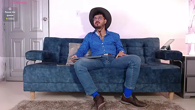 Snapshot of samuelcoopeer chatting on October 10, 1:10 pm samuelcoopeer online show from October 10, 1:10 pm