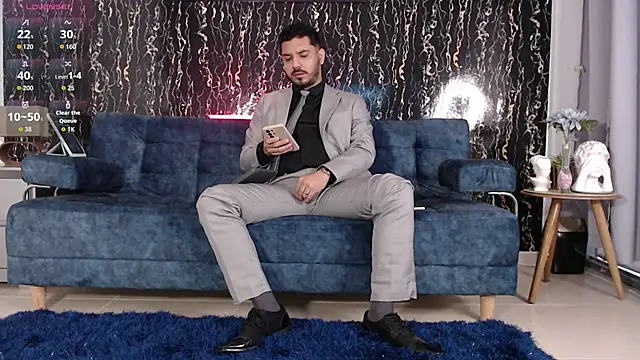 Snapshot of samuelcoopeer chatting on November 5, 1:44 pm samuelcoopeer online show from November 5, 1:44 pm