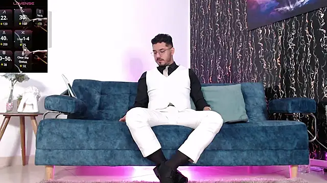 Snapshot of samuelcoopeer chatting on November 19, 6:52 pm samuelcoopeer online show from November 19, 6:52 pm