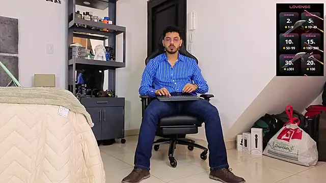 samuelcoopeer online show from March 26, 8:14 pm