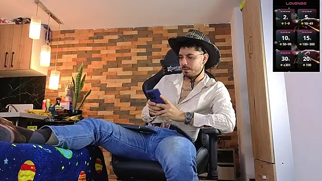 samuelcoopeer online show from April 16, 4:52 pm