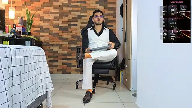 samuelcoopeer online show from April 28, 6:46 pm