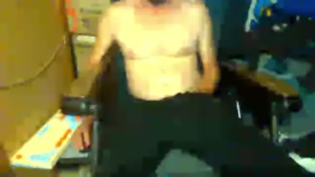 Snapshot of Lovyourpuss chatting on June 14, 12:52 am Lovyourpuss online show from June 14, 12:52 am