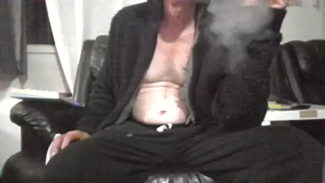 Snapshot of Lovyourpuss chatting on July 26, 7:43 pm Lovyourpuss online show from July 26, 7:43 pm