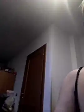 Snapshot of JessicaItalia chatting on February 21, 10:27 am JessicaItalia online show from February 21, 10:27 am