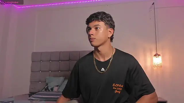 Santy Stump online show from November 1, 9:28 pm