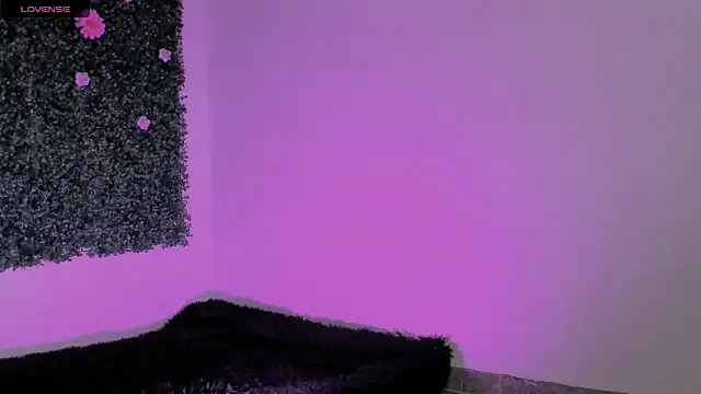 Snapshot of casieee_love chatting on May 19, 10:27 pm casieee love online show from May 19, 10:27 pm