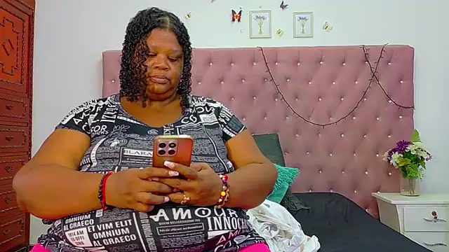 Exoticbigmandy online show from October 7, 9:01 pm