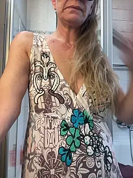 Snapshot of LucyLingerie78 chatting on July 2, 11:27 am LucyLingerie78 online show from July 2, 11:27 am