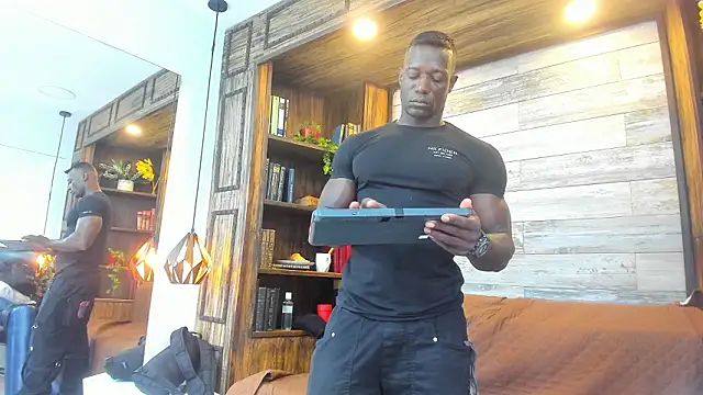 MarcusBlack  online show from February 7, 1:37 pm