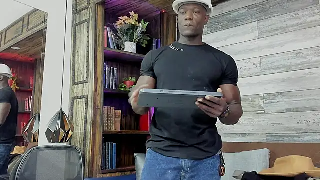 MarcusBlack  online show from August 5, 11:46 am