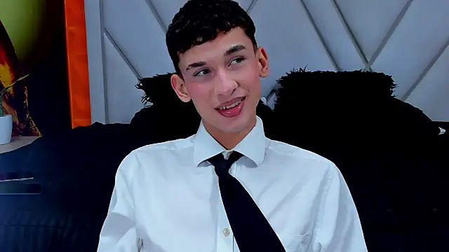 Snapshot of owen-stone chatting on February 14, 11:45 pm owen-stone online show from February 14, 11:45 pm