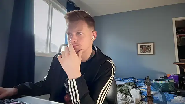 lustylyndon online show from April 10, 3:17 pm