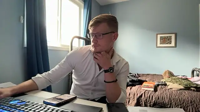 Snapshot of lustylyndon chatting on June 10, 2:49 pm lustylyndon online show from June 10, 2:49 pm