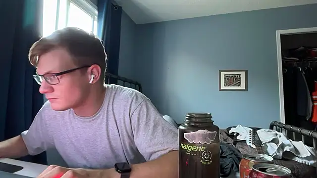 Snapshot of lustylyndon chatting on July 23, 2:42 am lustylyndon online show from July 23, 2:42 am