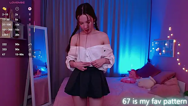 Snapshot of Shriya_Sarann chatting on February 21, 2:07 pm Shriya Sarann online show from February 21, 2:07 pm