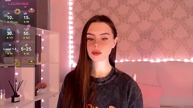 Snapshot of HolyMiax chatting on September 16, 3:18 am HolyMiax online show from September 16, 3:18 am