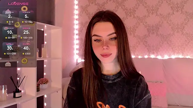 Snapshot of HolyMiax chatting on October 1, 3:12 am HolyMiax online show from October 1, 3:12 am