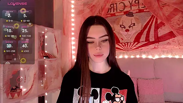 Snapshot of HolyMiax chatting on November 2, 3:42 am HolyMiax online show from November 2, 3:42 am