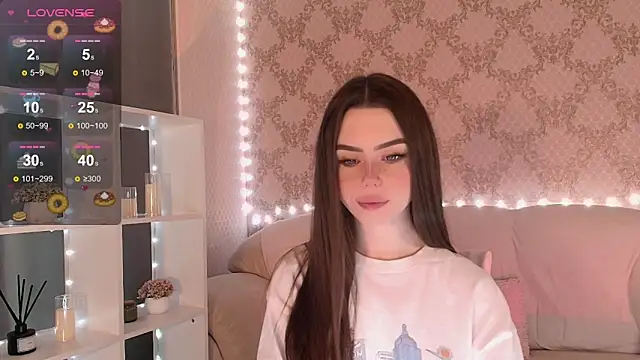 Snapshot of HolyMiax chatting on November 17, 3:34 am HolyMiax online show from November 17, 3:34 am