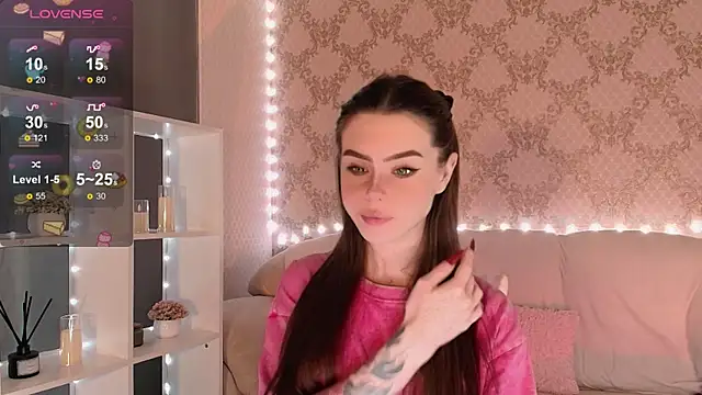 Snapshot of HolyMiax chatting on November 30, 3:10 am HolyMiax online show from November 30, 3:10 am