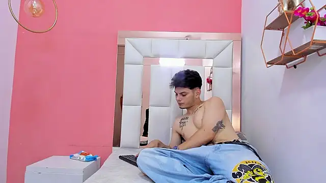 Snapshot of erickandnatasha_69 chatting on February 27, 11:21 am erickandnatasha 69 online show from February 27, 11:21 am