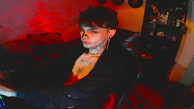 Snapshot of prince_x_dark chatting on October 20, 7:20 am prince x dark online show from October 20, 7:20 am