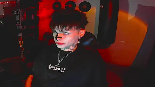 Snapshot of prince_x_dark chatting on October 27, 7:18 pm prince x dark online show from October 27, 7:18 pm