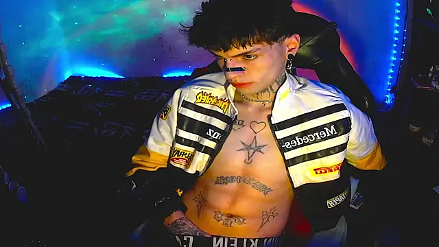 Snapshot of prince_x_dark chatting on December 17, 5:13 am prince x dark online show from December 17, 5:13 am