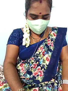 Snapshot of Tamil_riyalini12 chatting on November 21, 5:22 pm Tamil riyalini12 online show from November 21, 5:22 pm