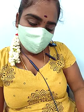 Snapshot of Tamil_riyalini12 chatting on November 25, 5:02 pm Tamil riyalini12 online show from November 25, 5:02 pm