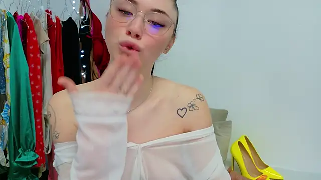 Ivanna  Rose online show from March 28, 5:40 am