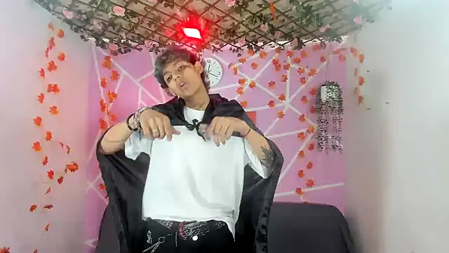 Snapshot of Bastian_boyshot77 chatting on October 23, 2:38 pm Bastian boyshot77 online show from October 23, 2:38 pm