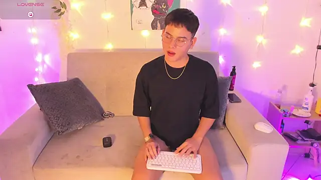 Young Ben online show from April 13, 1:11 am