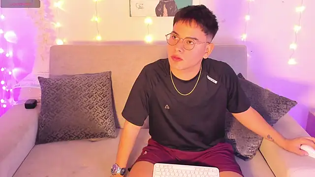 Young Ben online show from April 18, 12:14 am