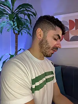 AxelThompson  online show from January 15, 11:15 am