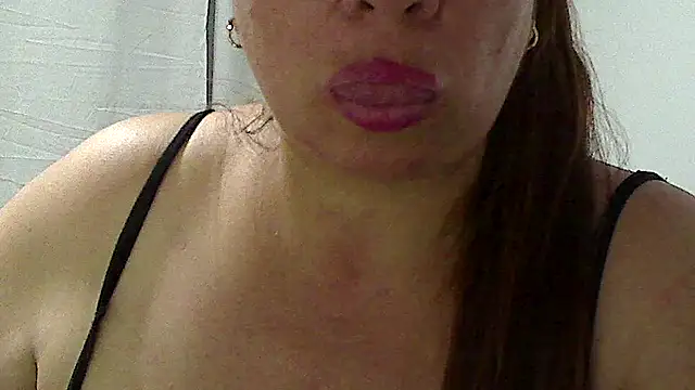 Snapshot of luciana69hot chatting on April 30, 8:57 pm luciana69hot online show from April 30, 8:57 pm