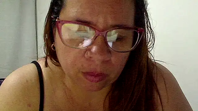 Snapshot of luciana69hot chatting on June 8, 1:28 am luciana69hot online show from June 8, 1:28 am