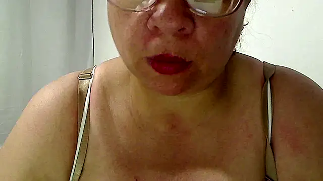 Snapshot of luciana69hot chatting on July 12, 4:42 pm luciana69hot online show from July 12, 4:42 pm