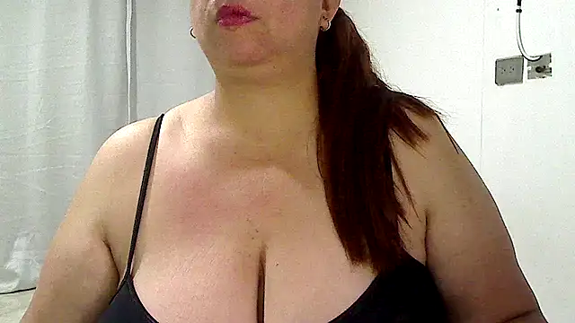 Snapshot of luciana69hot chatting on July 29, 2:15 pm luciana69hot online show from July 29, 2:15 pm