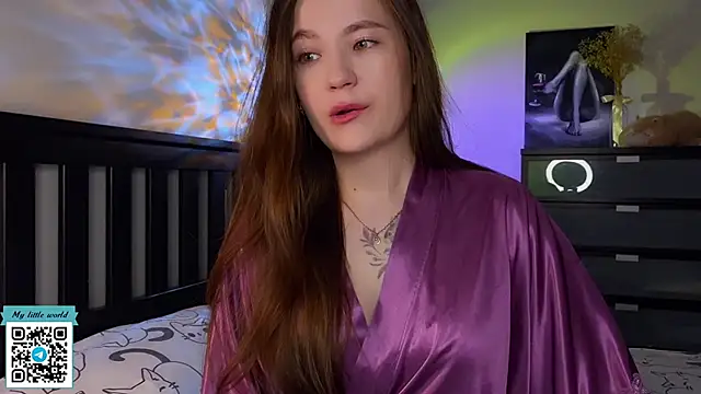 mia here online show from October 17, 1:20 am