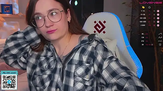 mia here online show from October 20, 11:54 am